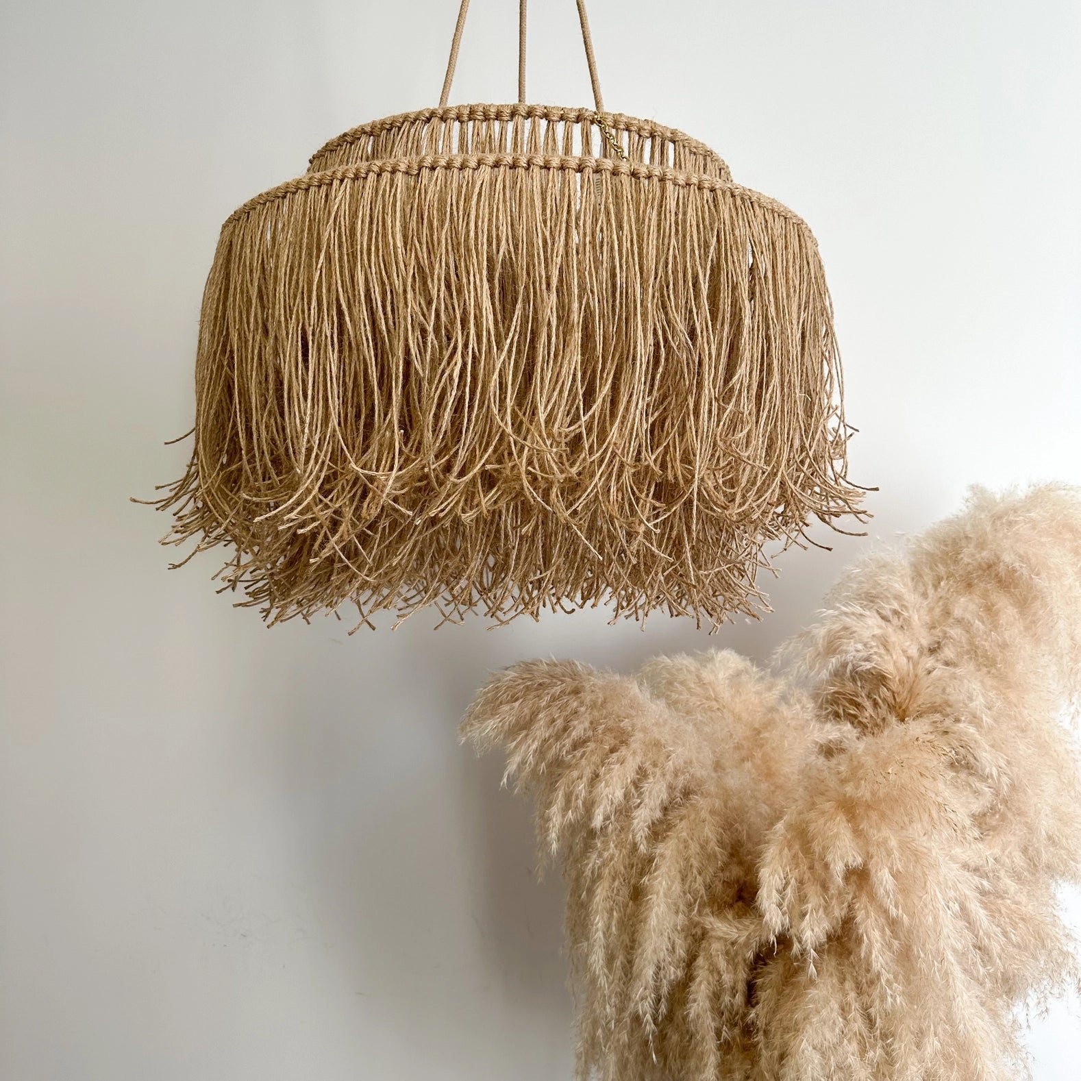 Kronleuchter mit Fransen aus Jute