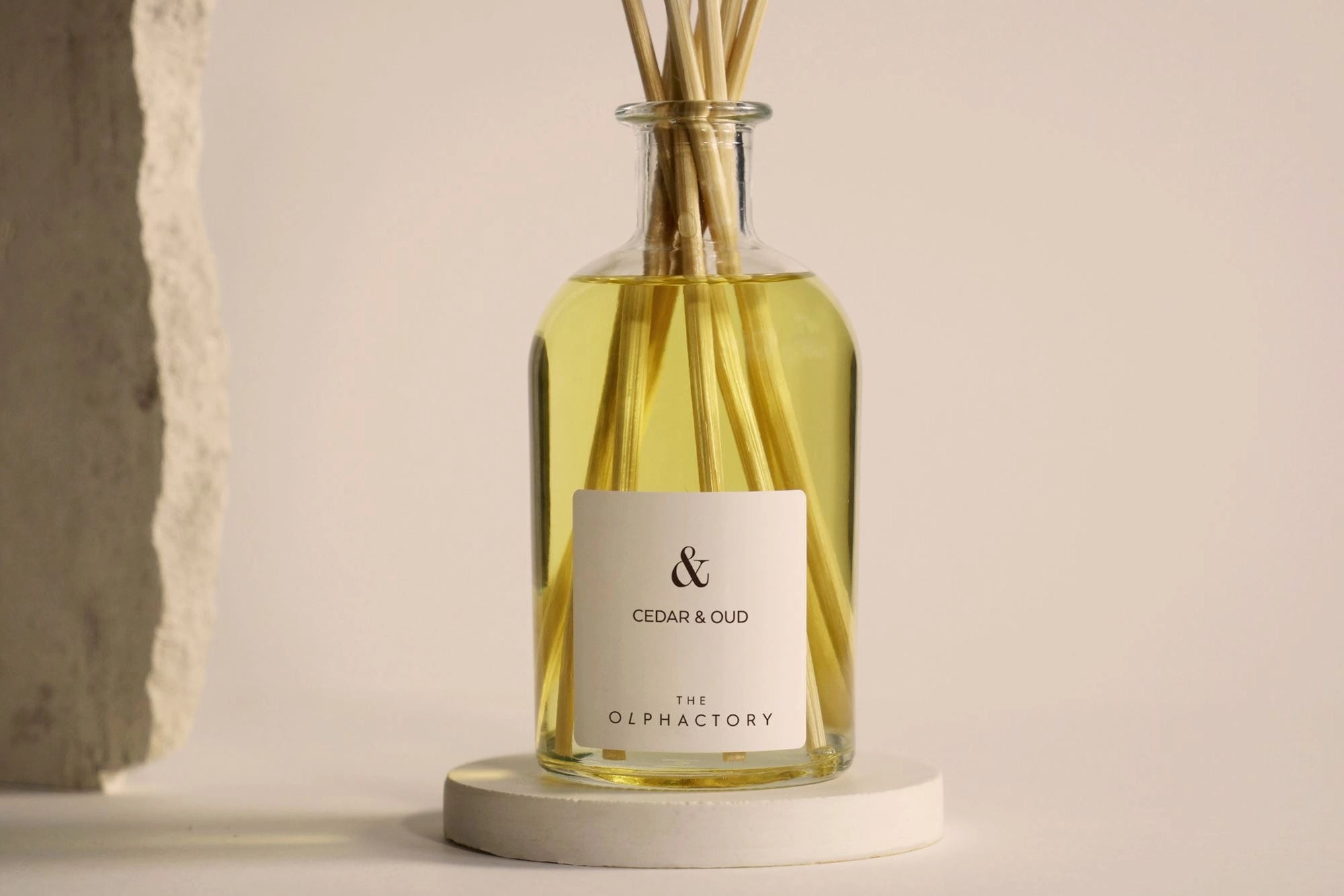 THE OLPHACTORY CEDAR & OUD Reed Lufterfrischer