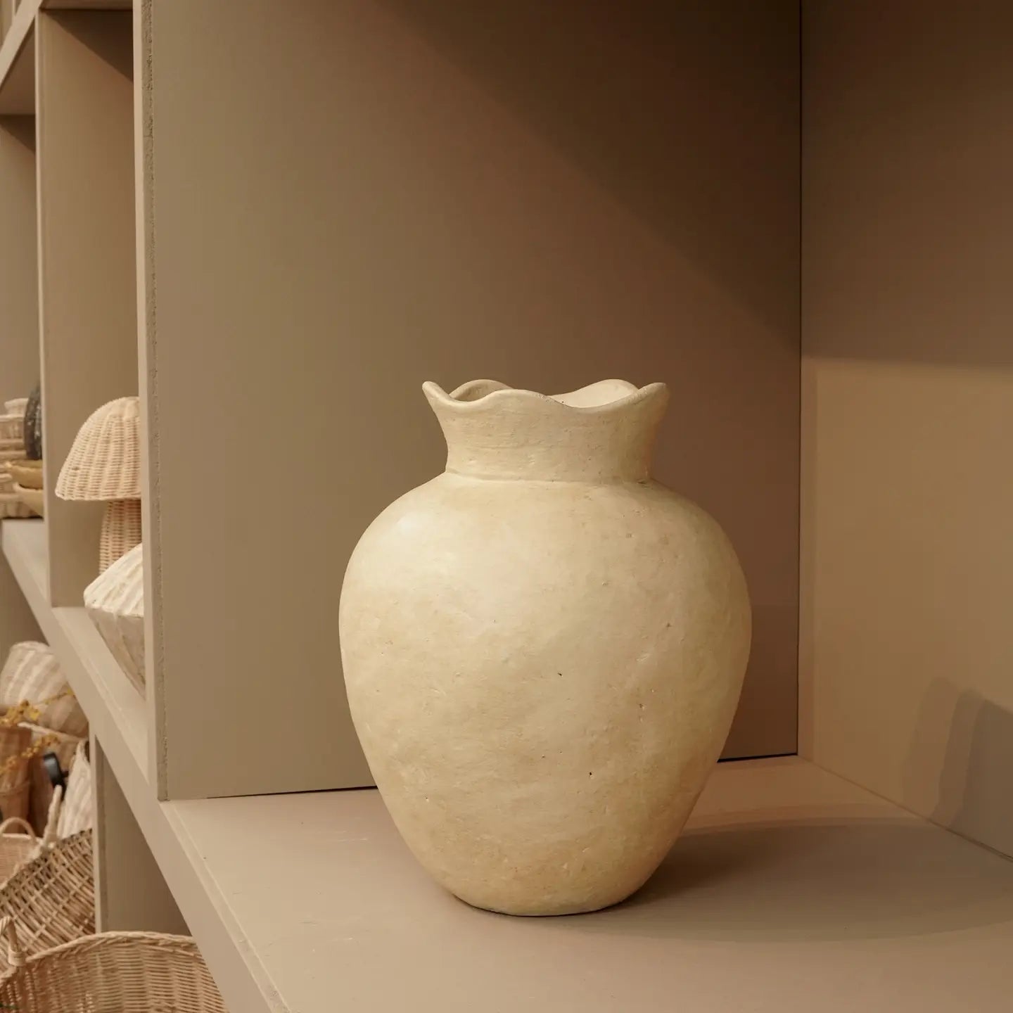 Terrakotta-Vase, Mara