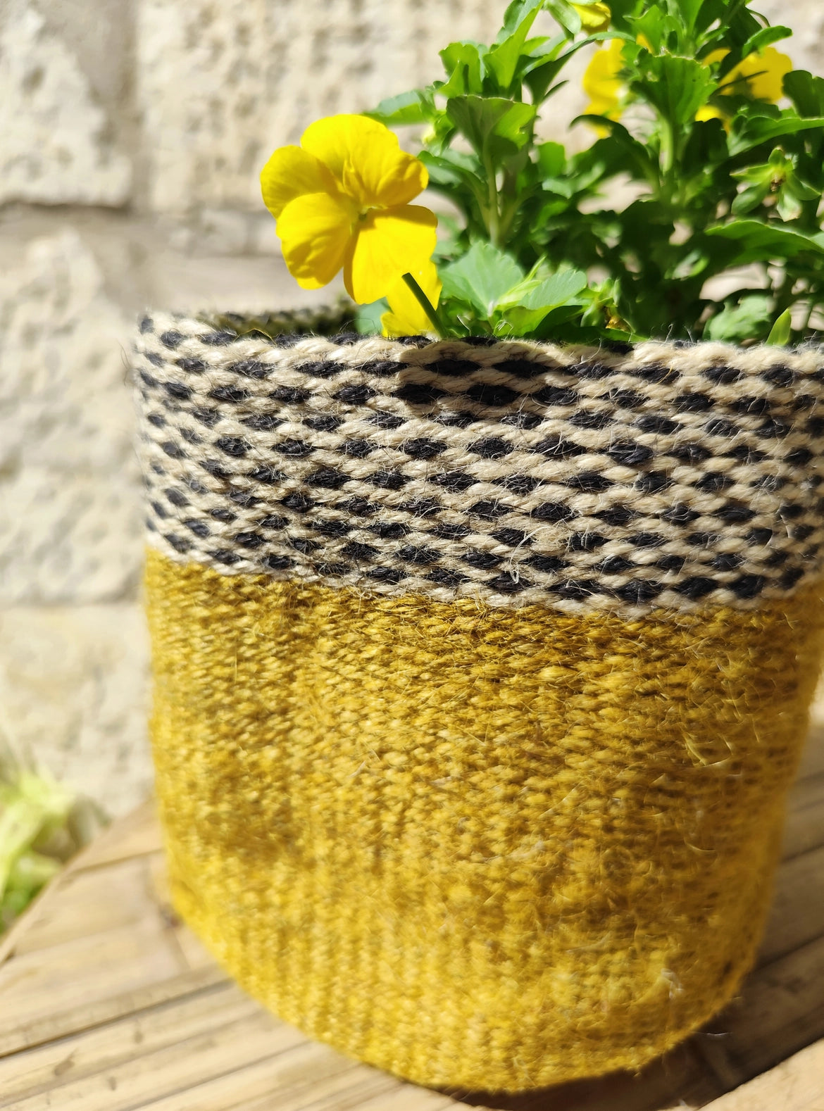 KORB AUS JUTE