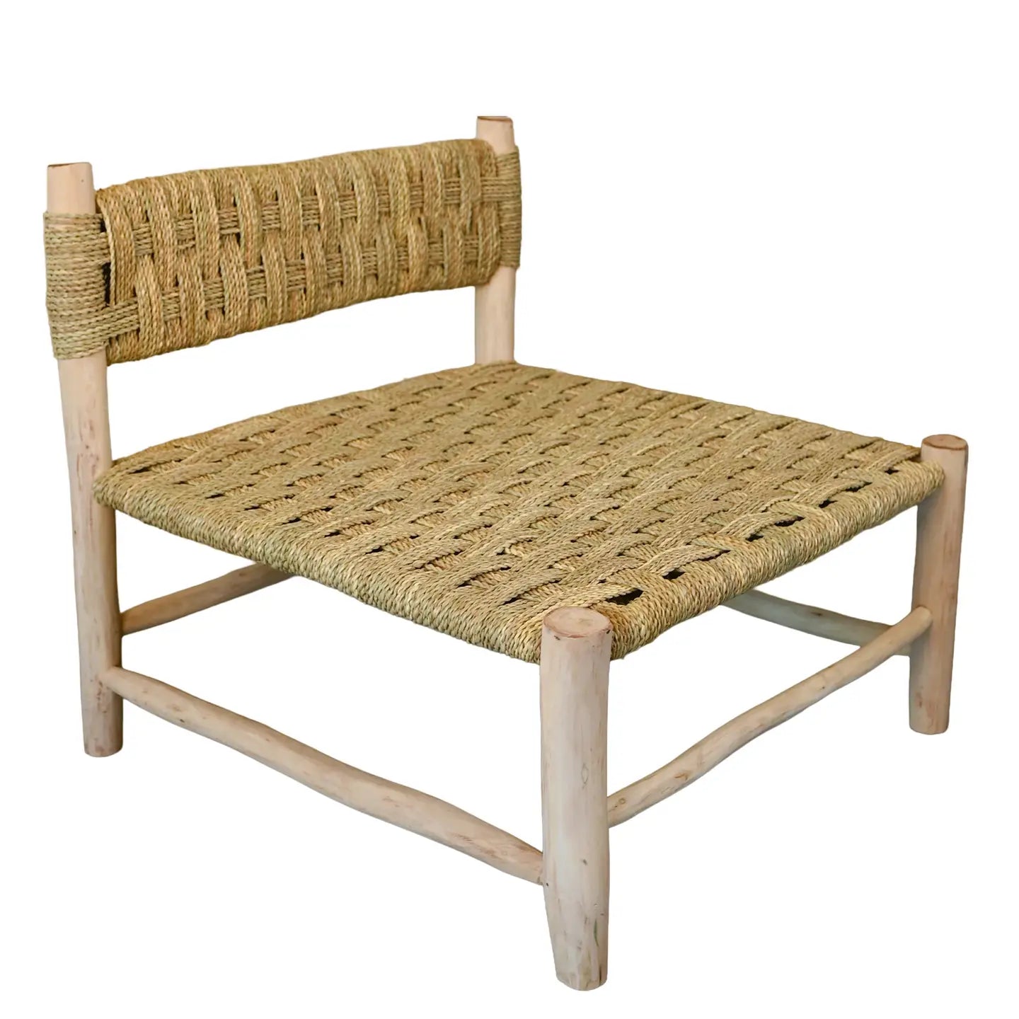 Niedriger Sessel aus organischem Holz