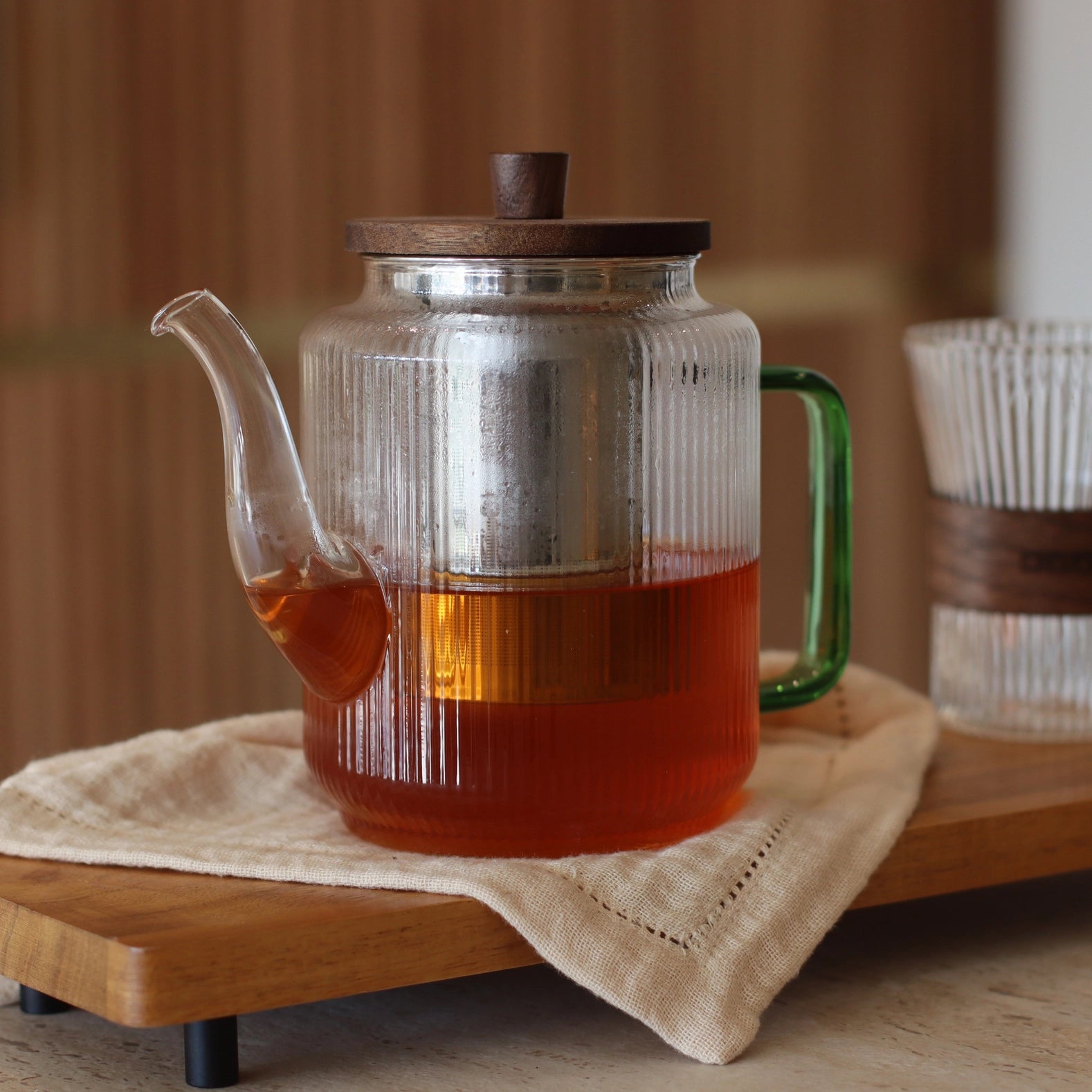 Teekanne Karl 1,2L aus Borosilikatglas mit Jadegriff