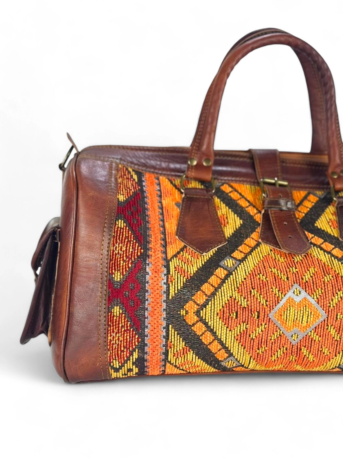 Handgefertigte Reisetasche aus Leder und Kelim — Marokkanische Reisetasche