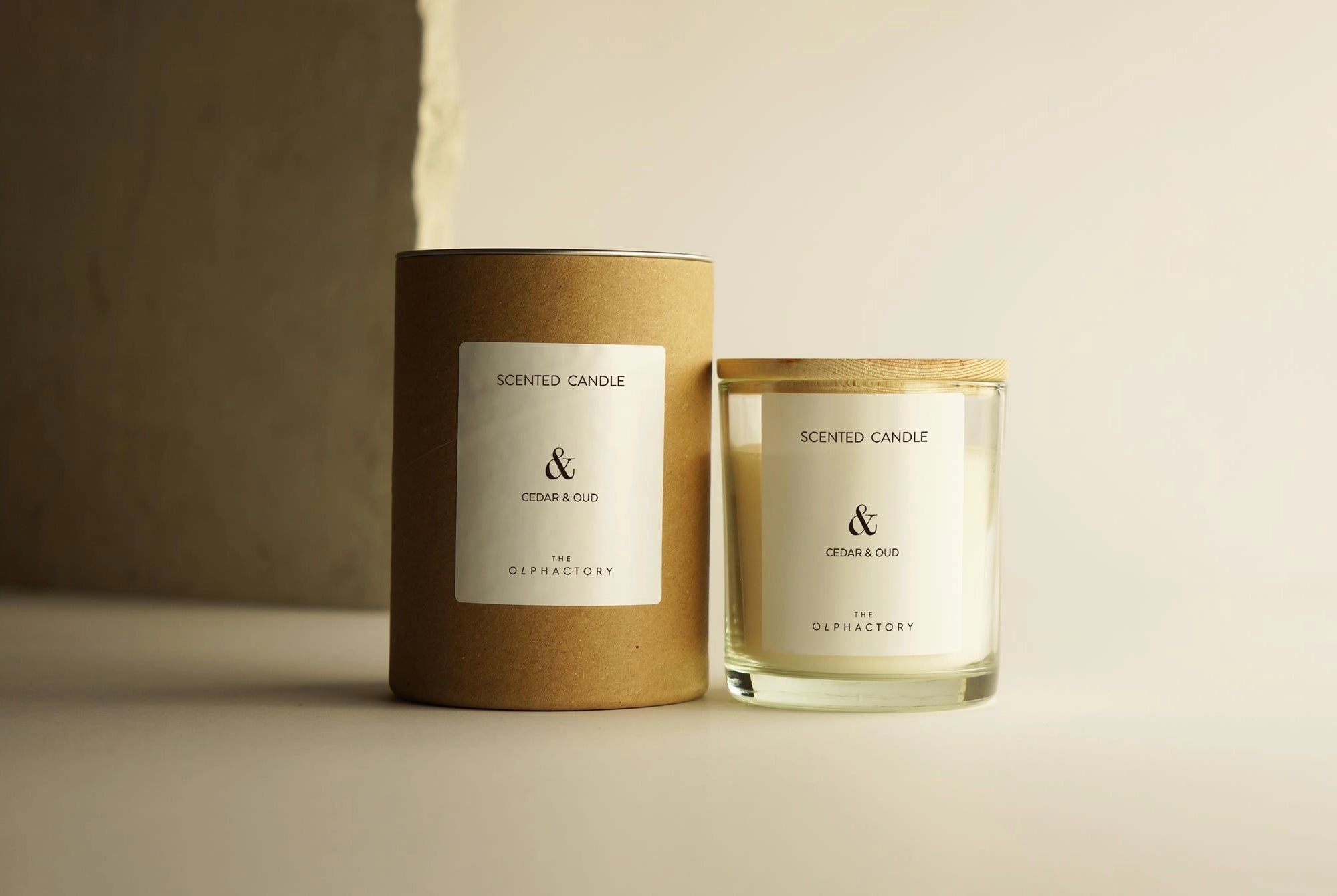 THE OLPHACTORY CEDAR & OUD Pflanzliche Wachskerze 200g