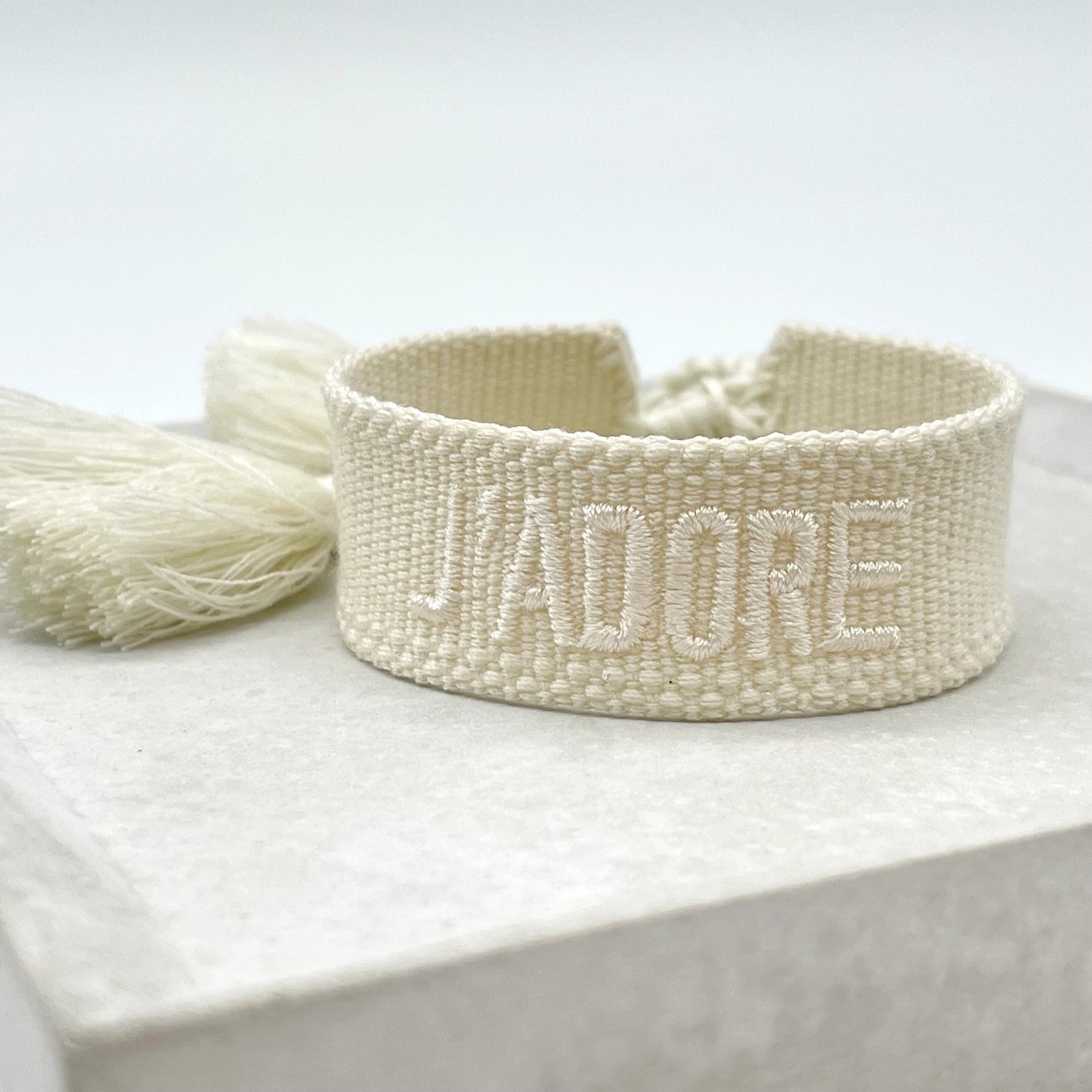 J'ADORE Statement Armband gewebt, bestickt