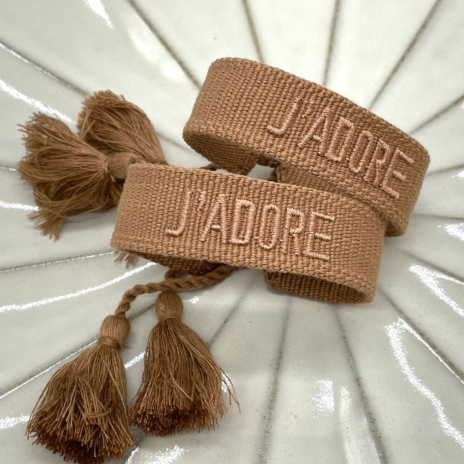 J'ADORE Statement Armband gewebt, bestickt