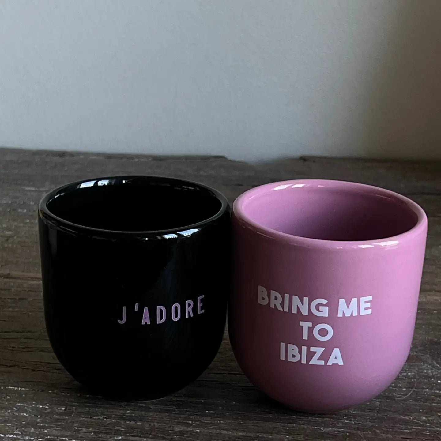 Sisi-Tasse, J'adore schwarz