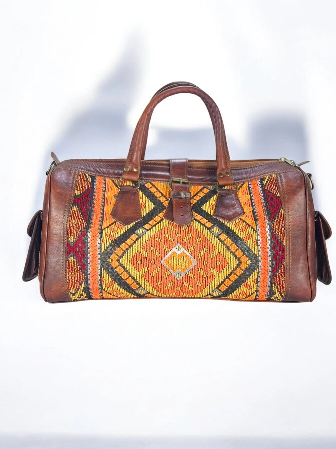Handgefertigte Reisetasche aus Leder und Kelim — Marokkanische Reisetasche