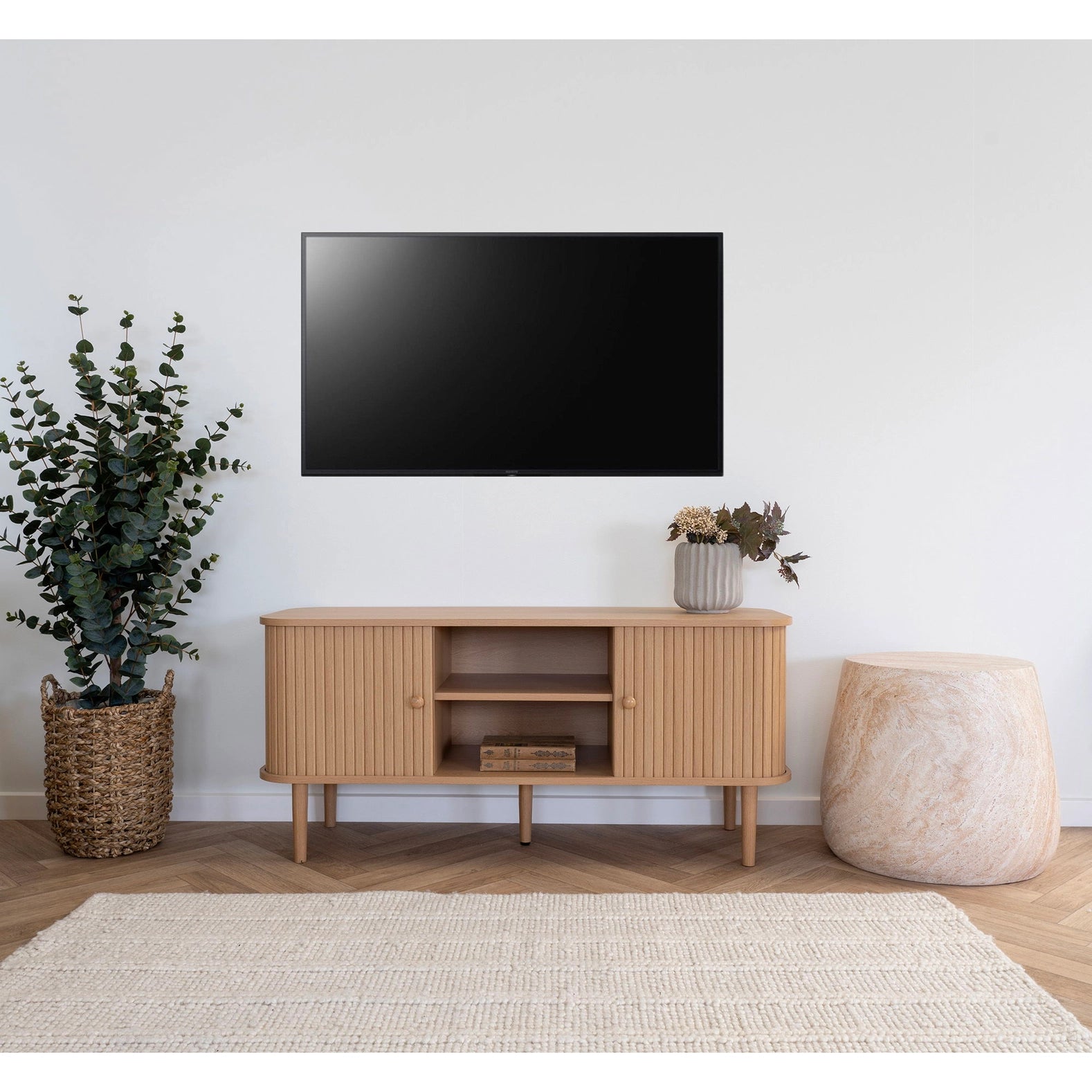 Nikko TV-Bank