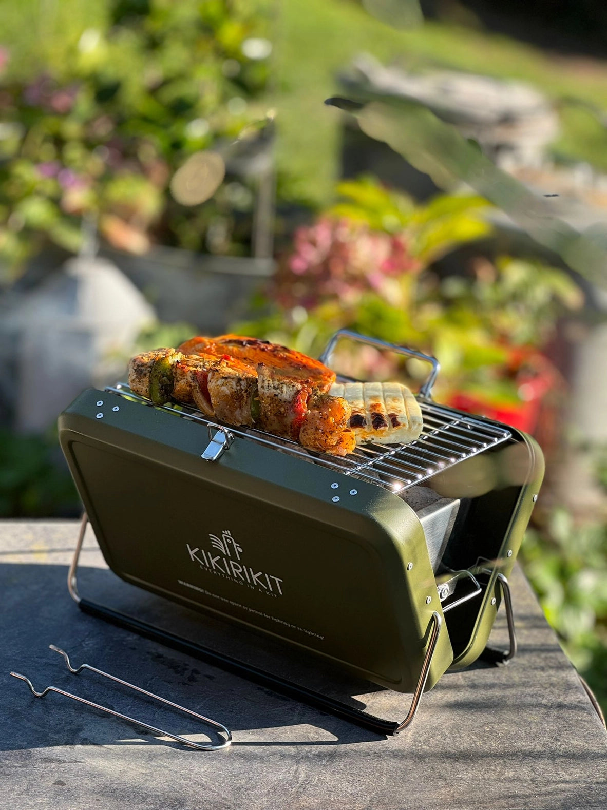 KIKIRIKIT Tragbarer zusammenklappbarer Holzkohlegrill in Jagdgrün
