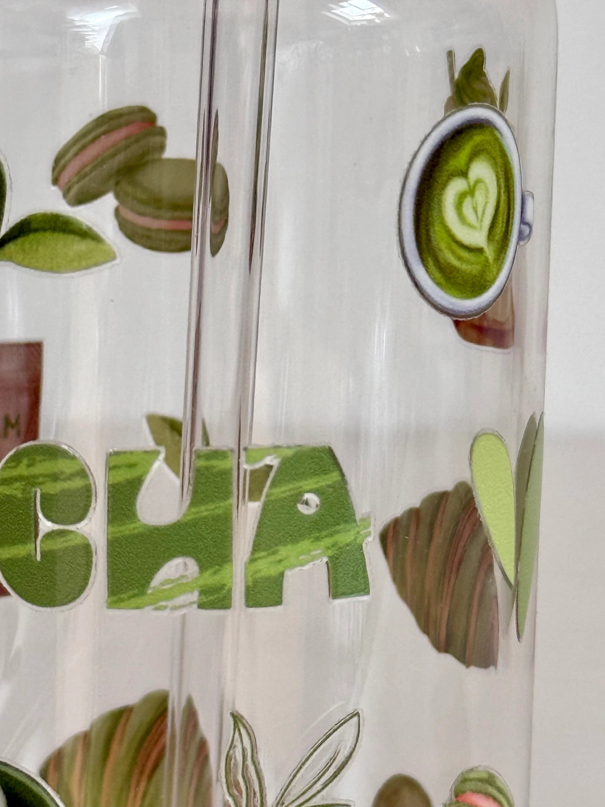 Matcha-Glasbecher beidseitig bedruckt mit Deckel und Strohhalm