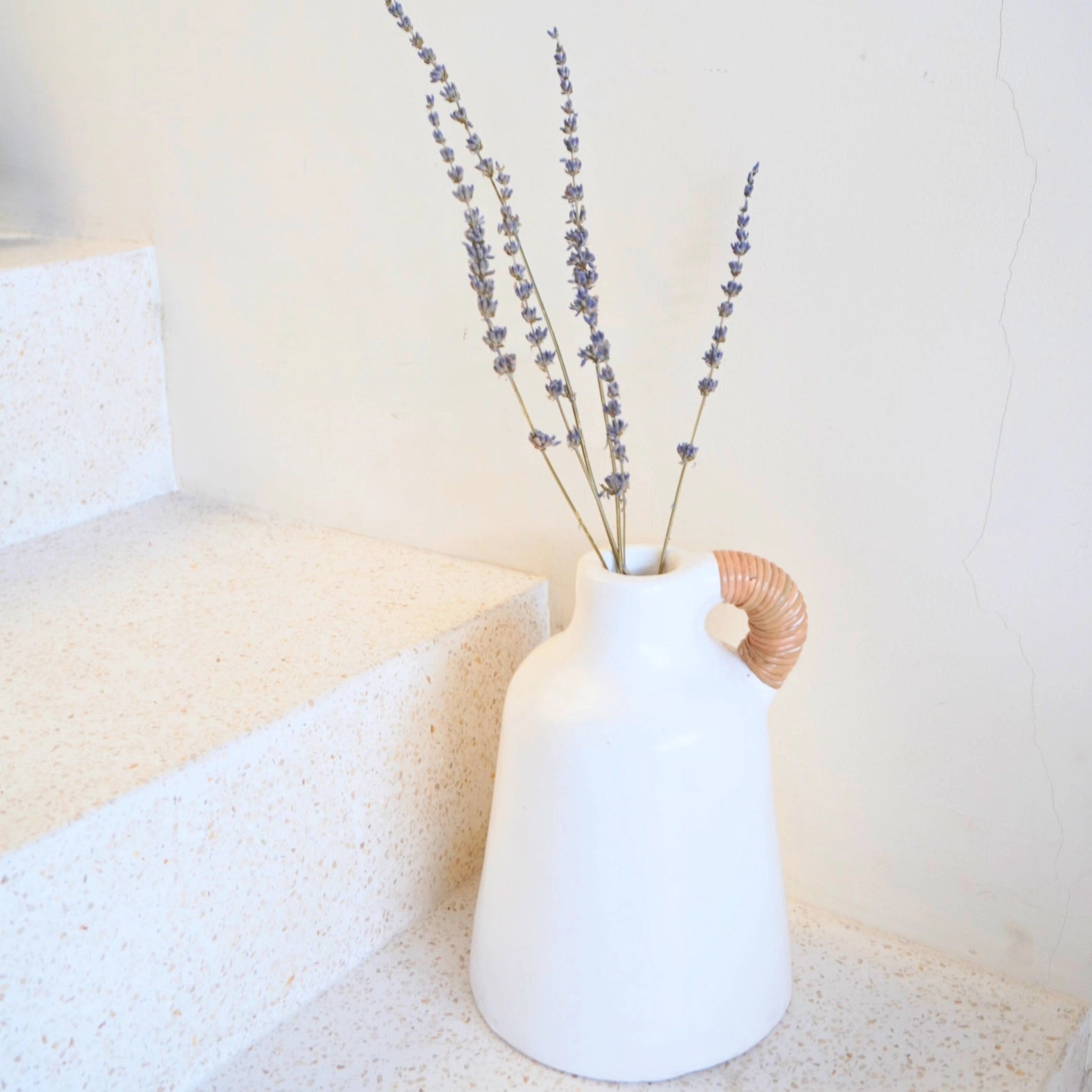 Soeji kleine weiße dekorative Tonvase für getrocknete Blumen