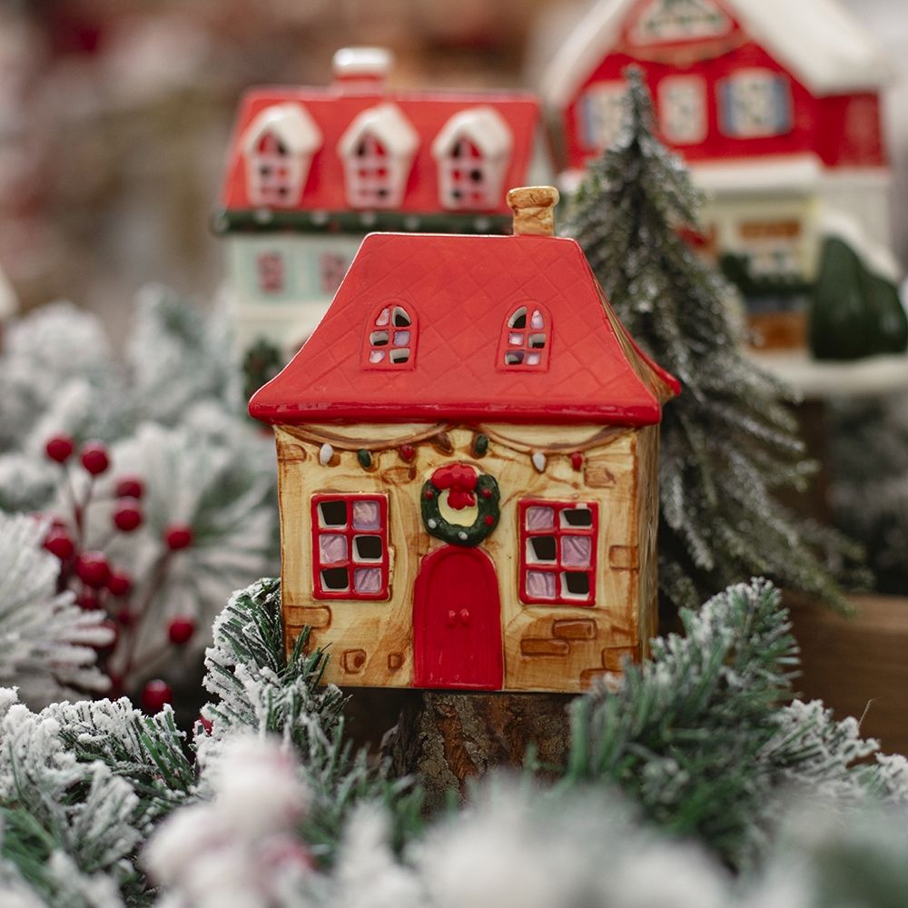 XMAS KERAMIKHÄUSCHEN LED 12,4*8,7*15 CM