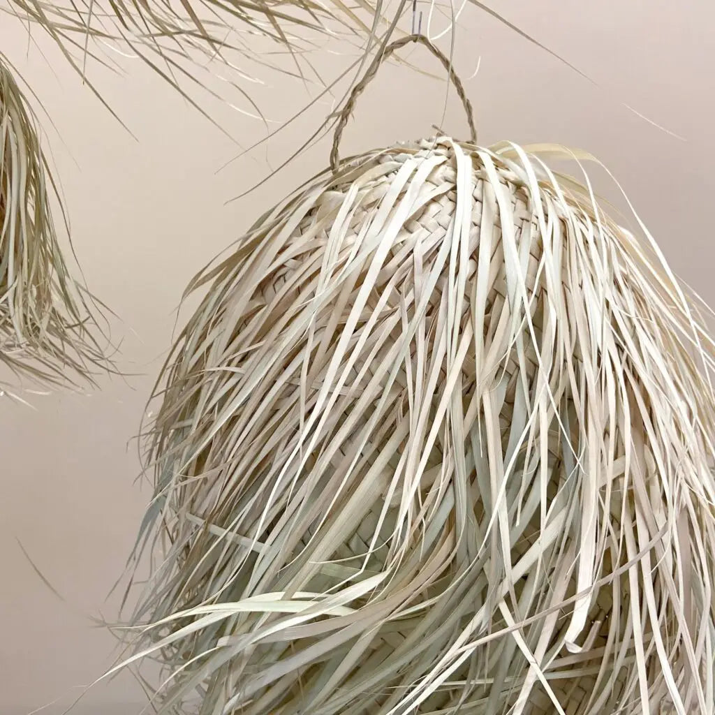 ByBazz Lampe Full Fringe Parabole aus Palmblatt