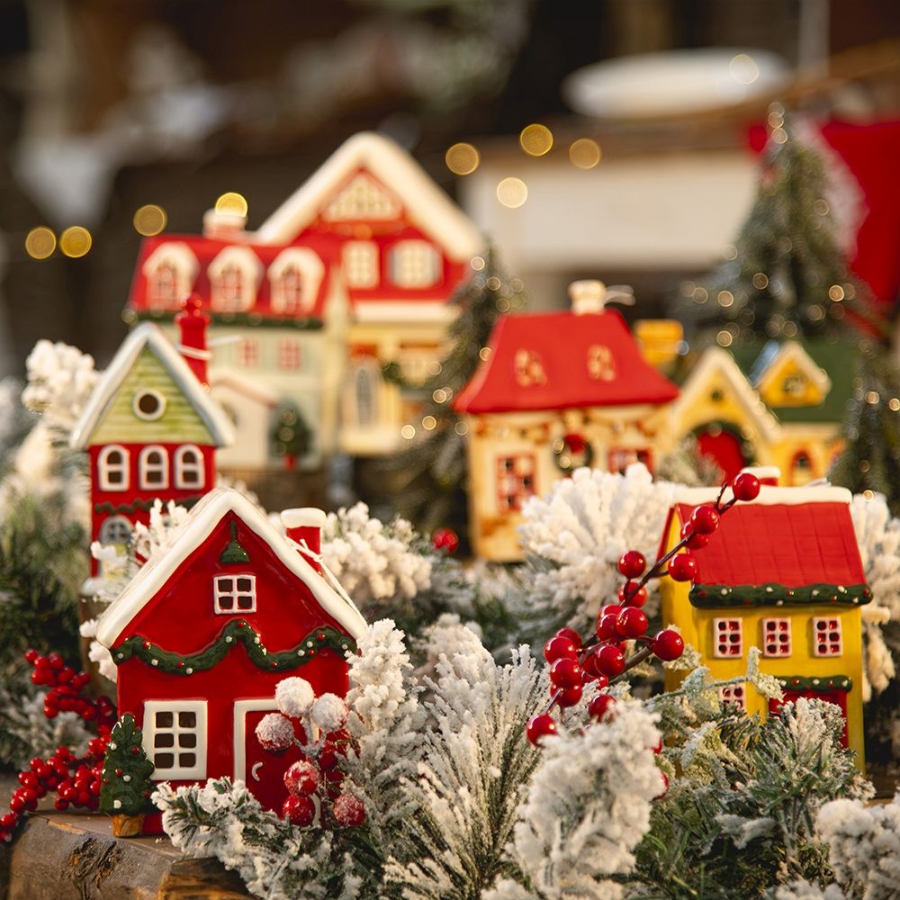 XMAS KERAMIKHÄUSCHEN LED 8,4*7,4*15 CM