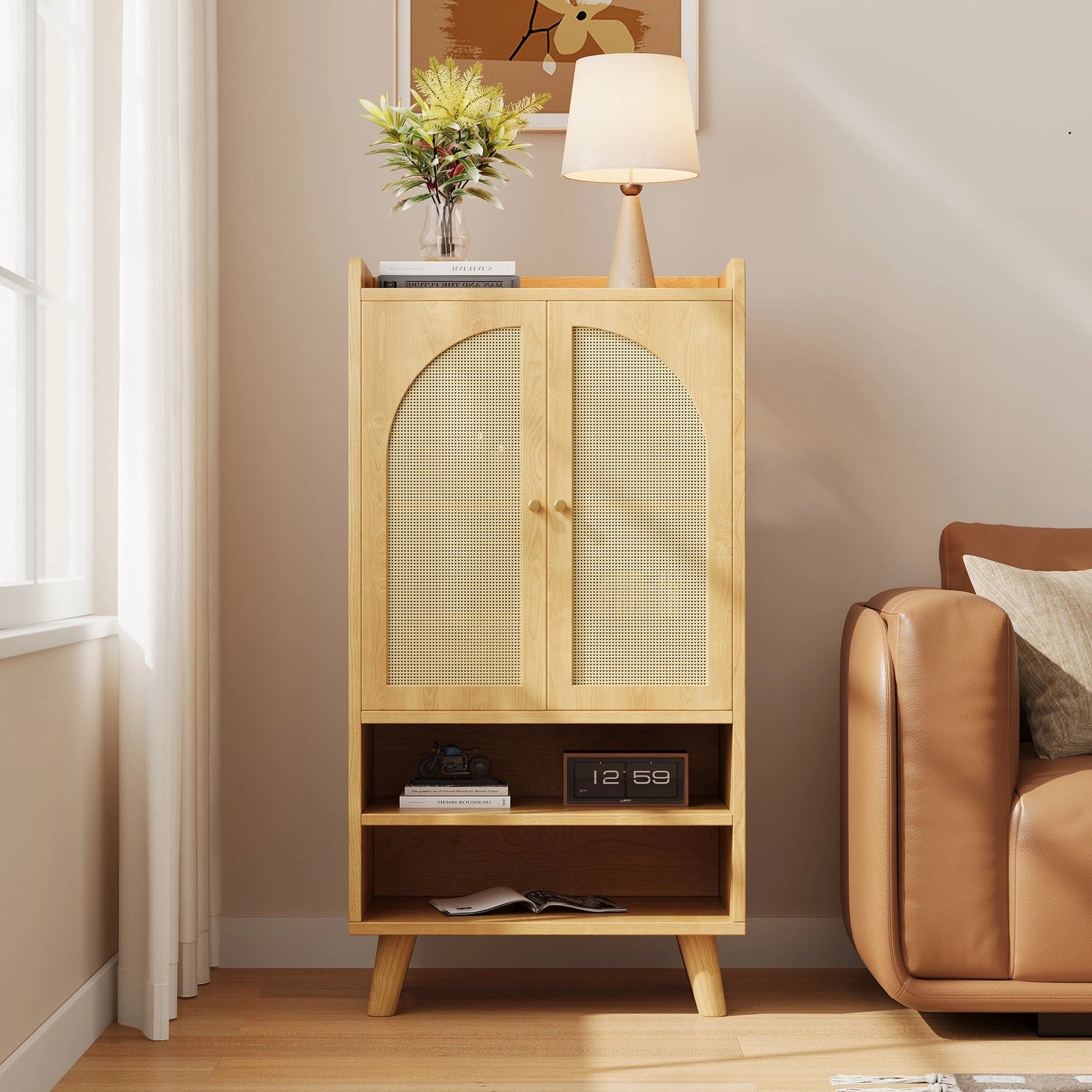 Rattan-Sideboard mit 2 Türen und 2 offenen Fächern, 60x40x121 cm, naturbelassenes Holz, vielseitiger Stauraum für Wohnzimmer, Küche oder Flur, luftiger skandinavischer Stil