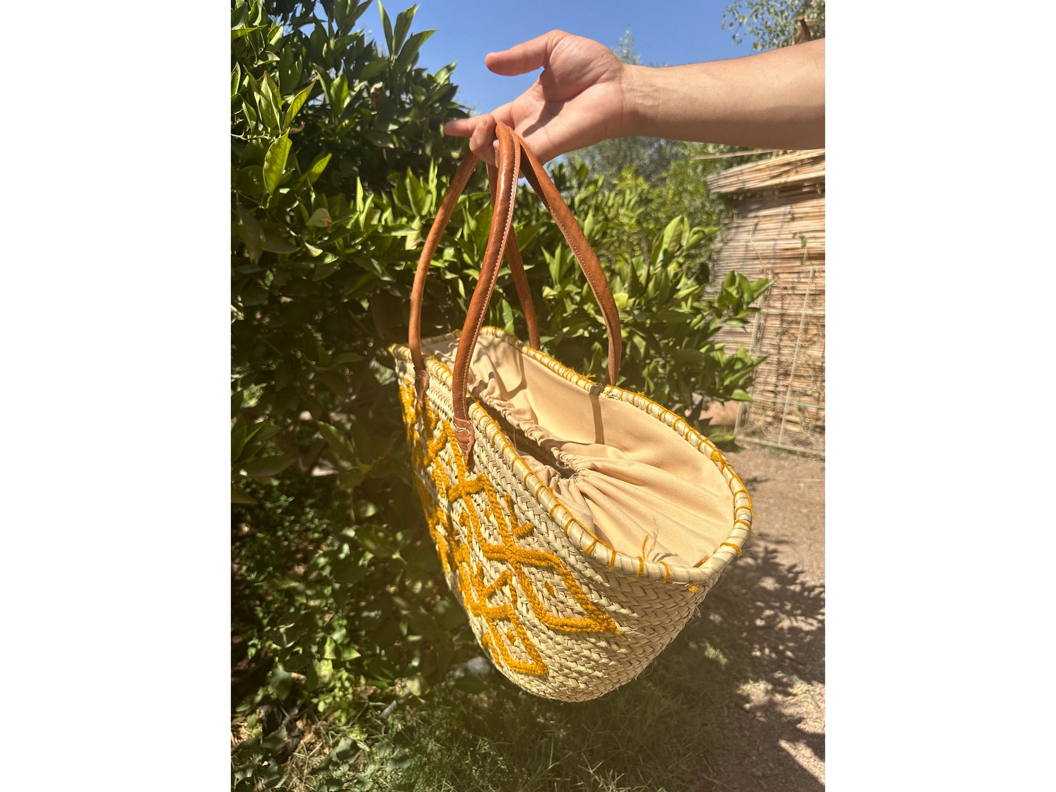 Marokkanischer Strohtasche mit Ledergriffen — Französischer Marktkorb
