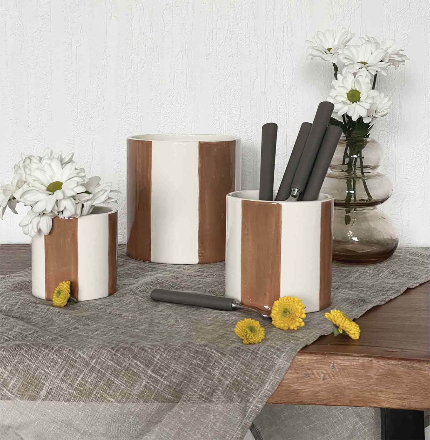 Set aus 4 braunen, gestreiften Töpfen Ø14 × H14 cm