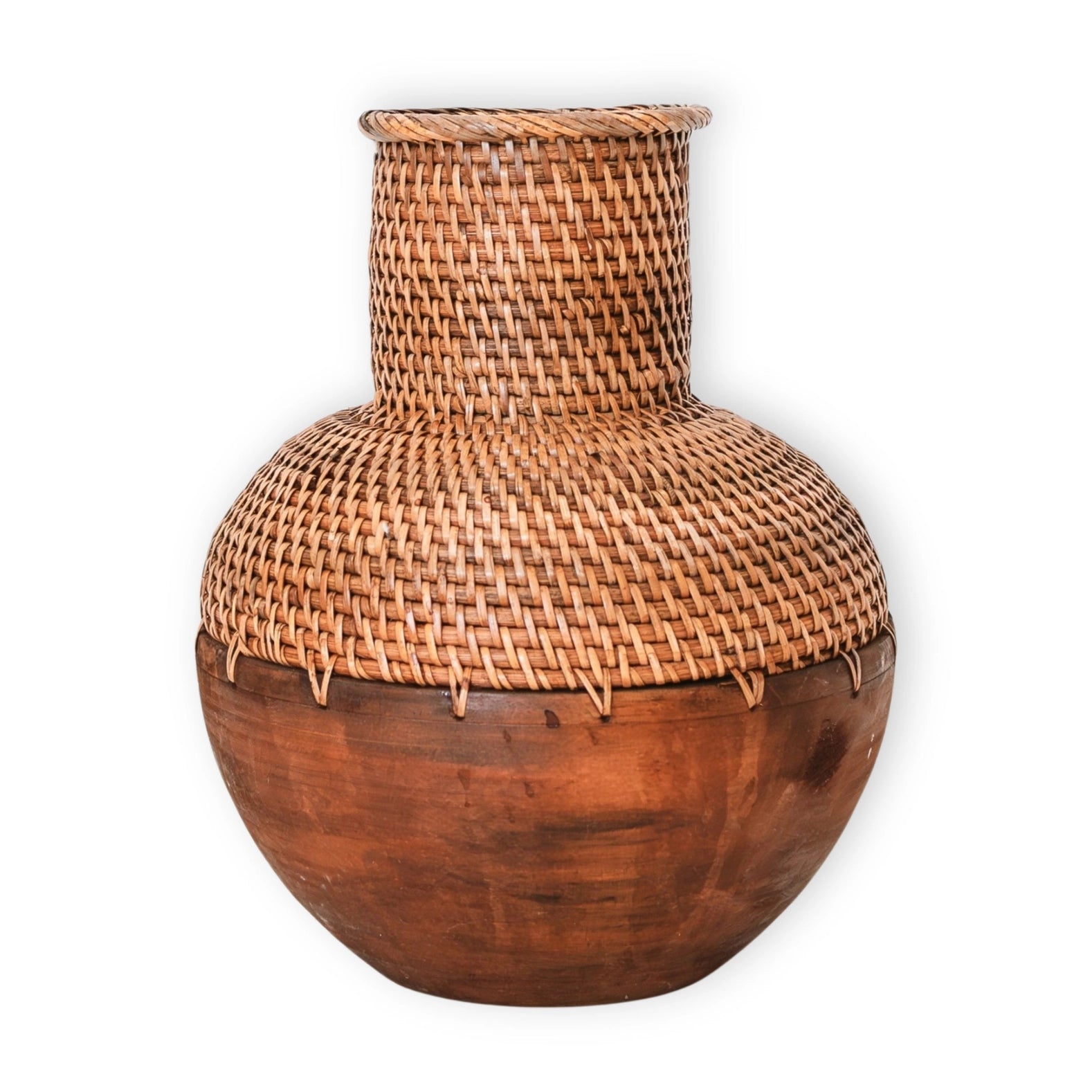 Kleine Rattanvase KAMARI aus Holz in Braun für Trockenblumen
