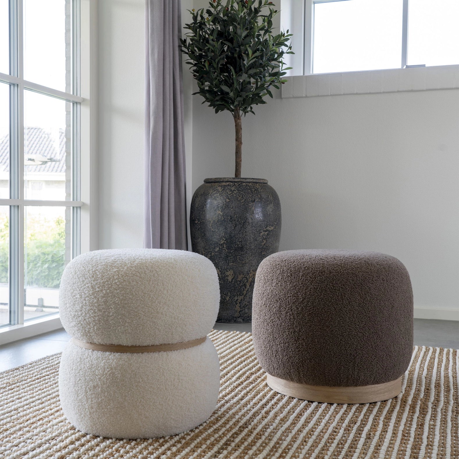Belfort Pouf von House Nordic aus braunem Bouclé-Stoff