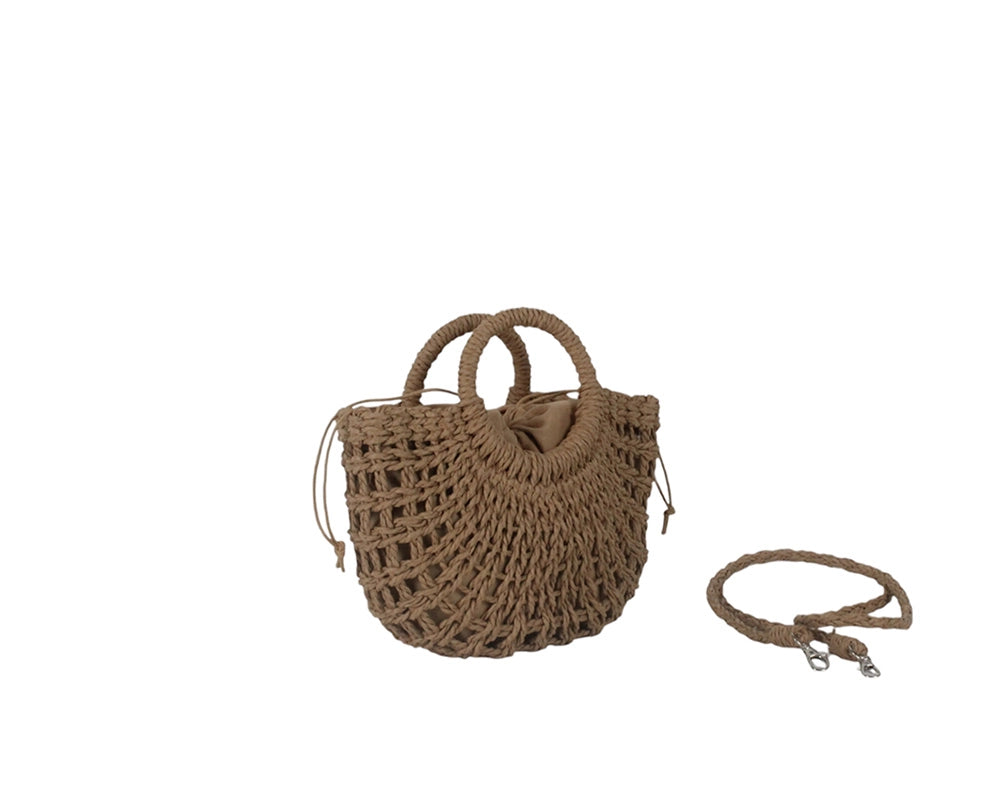 UMHÄNGETASCHE AUS RAFFIA. NEUE KOLLEKTION.